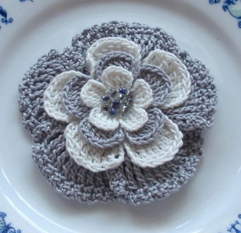 Larger Crochet Flower In 3.5 inches YH-024-03 image 3