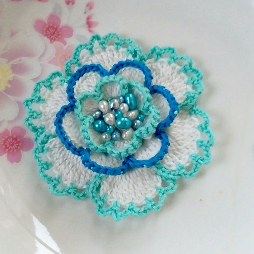 Larger Crochet Flower in 31/4 Inches With Freshwater Pearl YH27104