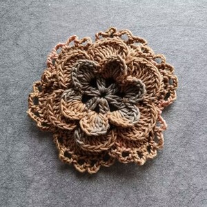 Larger Crochet Flower Applique in 3-1/4 inches Gradient