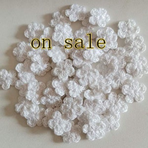 On Sale - 50 Mini Crochet  Flowers Applique In White YH-322-01