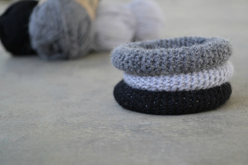 Crochet bangle bracelet, woolen crochet bracelet in natural colours, crochet cuff bracelet, crochet jewelry, textile bracelet image 8