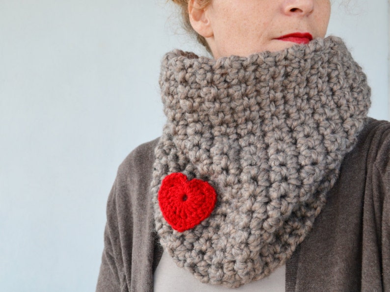 Crochet scarf cowl valentine circle scarf neutral chunky cowl crochet neckwarmer with red heart woolen scarf, handmade circle scarf image 3