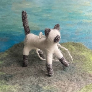 Gray Siamese Cat Ornament, Hand Felted Wool Cat Ornament, Cute Kitty Decoration, Wreath Decoration