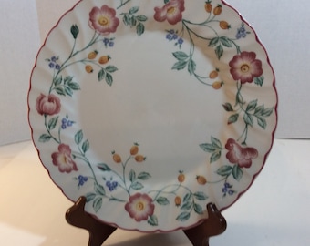 Details about   Churchill   BRIAR ROSE  10" DINNER PLATE   Staffordshire England 