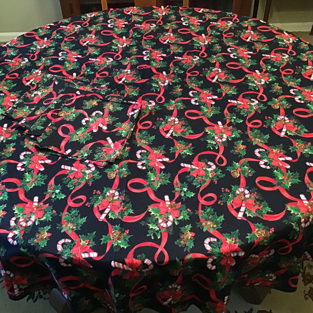 Vintage Set With Round Christmas Tablecloth and 6 Etsy