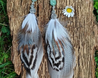 Pendientes hippies y chamanicos de plumas. Hechos a mano con piedras semipreciosas Aventurina