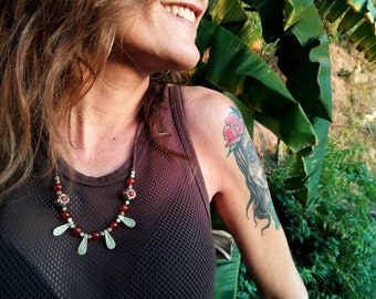 Colección Nepal. Collar de macramé boho étnico tribal. Collar de piedras preciosas gitanas hecho a mano por Bella Marietta