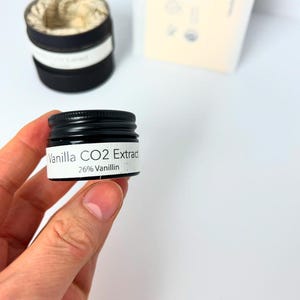Organic Vanilla CO2 Extract. 26 percent Vanillin. Bourbon Vanilla Planifolia. Food, Cosmetic & Perfumery grade.