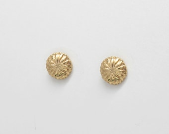 10k / 14k Gold Daisy Stud Earrings. Solid Gold Studs. Handmade Gold Post Earrings. 8mm Round Gold Studs. Daisy Flower Vintage Earrings.