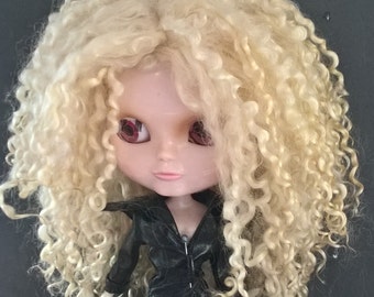 Doll Wig in Light Blonde Teaswater Locks