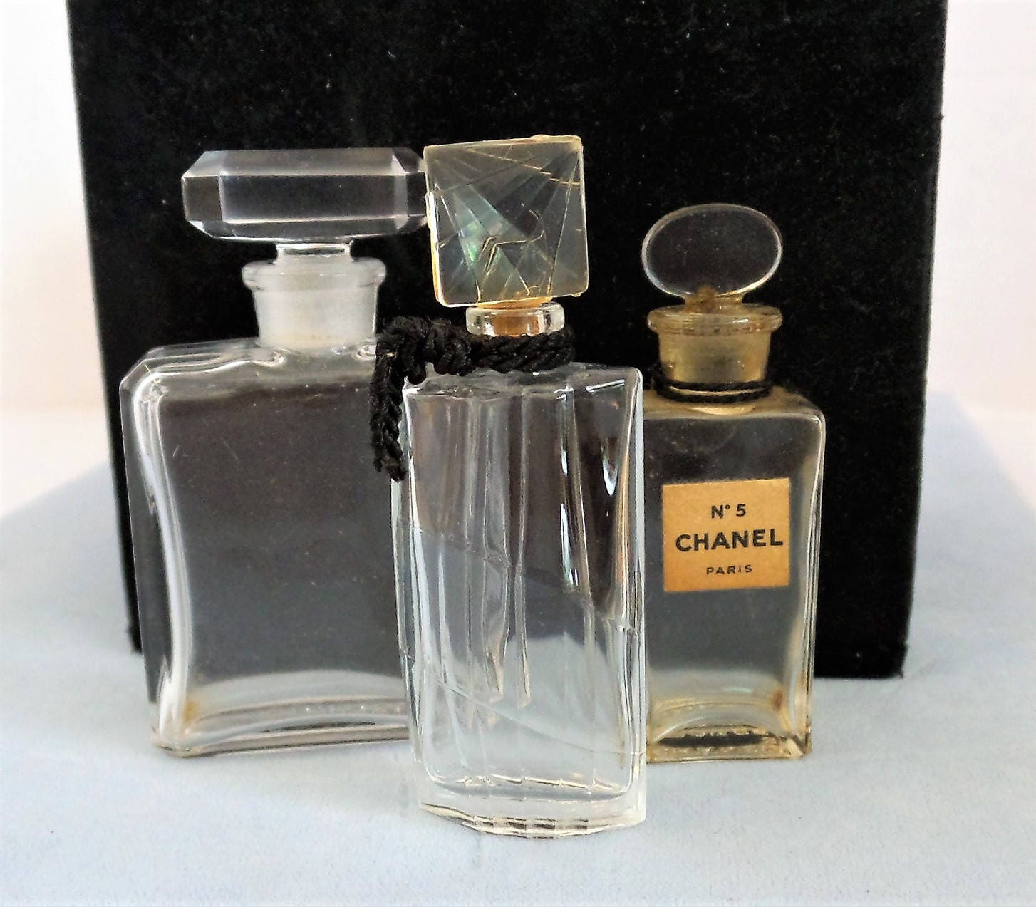 Lot Of 6 Vintage Empty Perfume Bottles : Chanel No 5 Flacon, Cuir de Russie