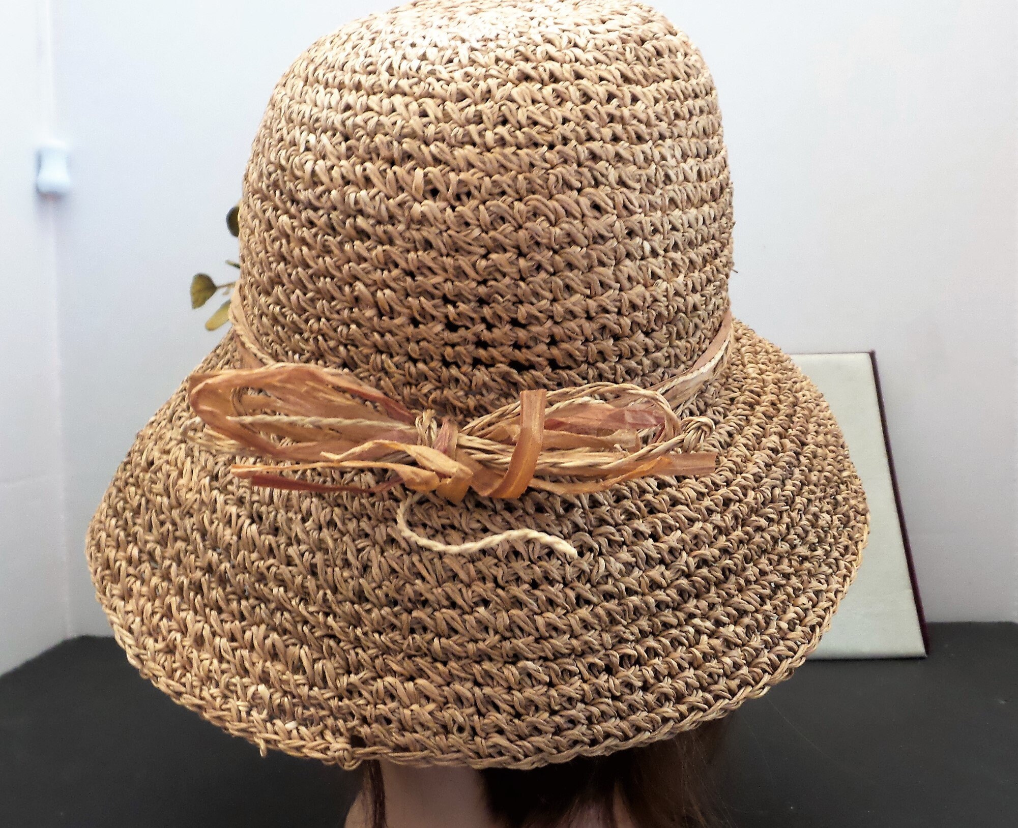 Accessori Cappelli e berretti Cappelli da sole e visiere Cappelli da sole 70s oversize hat Straw Hat wide brim Vintage straw hat Summer hat One of a kind accessories! 