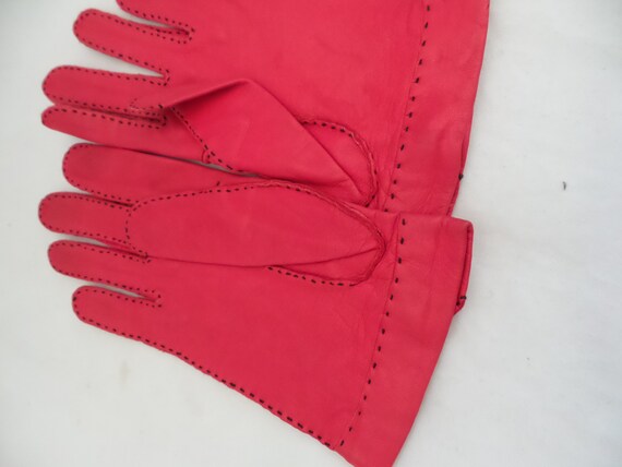 Pair of Ladies Vintage Leather Gloves - image 5