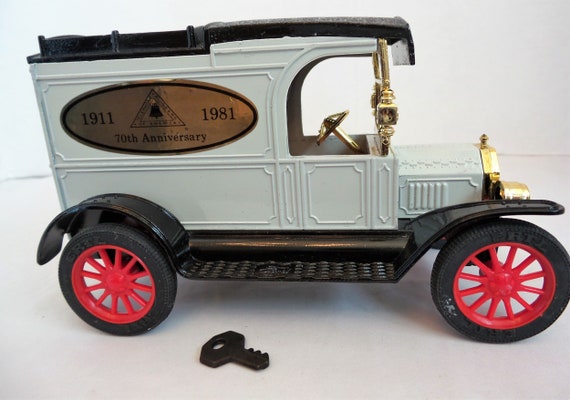 ERTL 1913 model T DIE CAST van Bell Telephone bank ORIGINAL box /& complete NEW