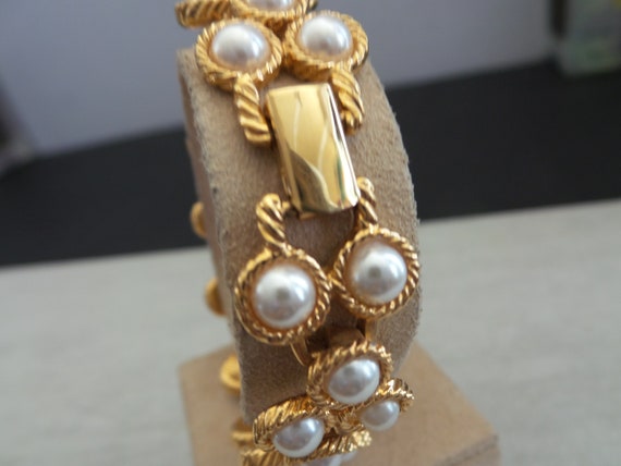 Napier Faux Pearl Bracelet Pat 4774763 - image 3