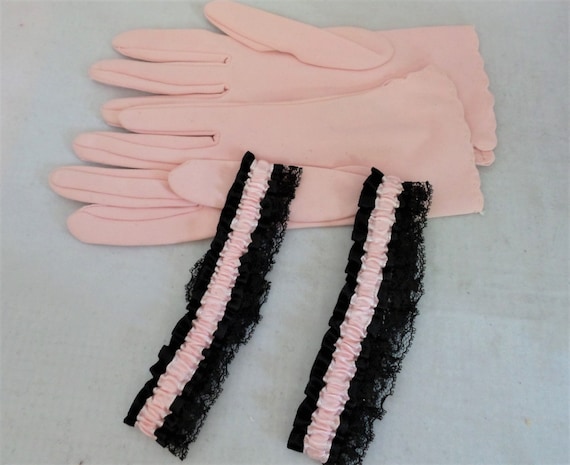 Vintage Ladies Gloves and Garters - image 2