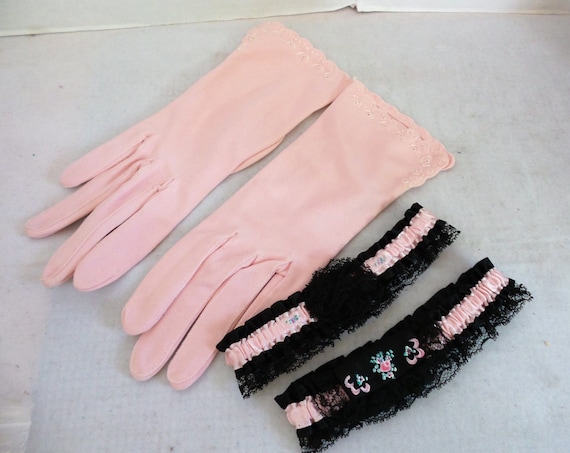 Vintage Ladies Gloves and Garters - image 1