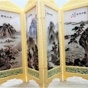 Miniature Asian Folding Screen for Dollhouse, Room Box, Diorama, Collectible