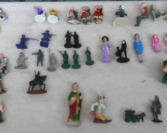 Vintage Lot of Tiny Figures