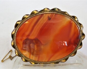 Brooch Vintage Victorian Agate Brooch with Safety Chain