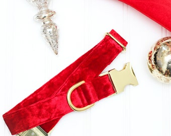 Rode fluwelen hondenhalsband met gouden hardware | Luxe kerstoutfit voor je huisdier | Feestelijk cadeau voor je hond | Chique winterbruiloft