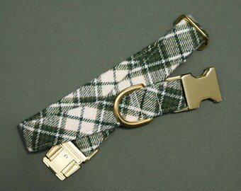 Collar para perro de franela a cuadros verdes: oliva y blanco roto, hebilla de metal