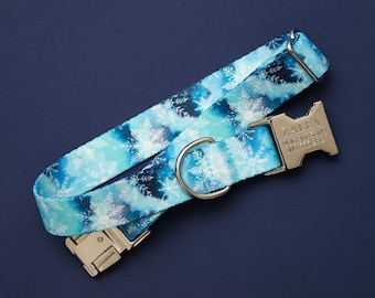 Schneegestöber personalisiertes Hundehalsband, Go Tagless! Name & Telefonnummer auf Metallschnalle eingraviert, Snowflake, Winter, The Endurance Collection