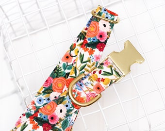 Rifle Paper Company bloemenhalsband met metalen gesp voor reu of teef. Geweldige zomerhalsband voor huisdieren