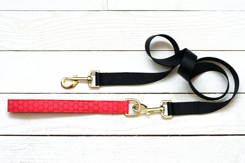 Add a matching Hybrid Leash 2.0 to Your Order image 2