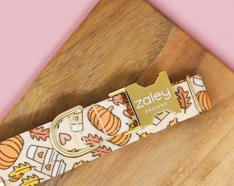 Obroża dla psa Pumpkin Spice | Jesienna kawa Latte Jesienny ubranko dla psa Uroczy dyniowy patch Akcesoria dla szczeniaka Jesienne napoje Prezent dla zwierzaka