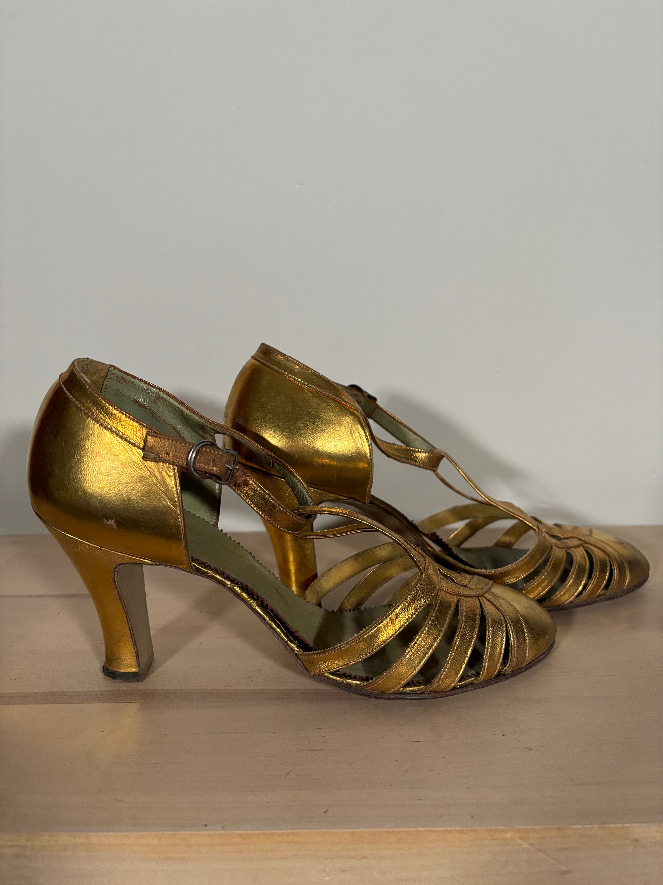 Vintage gold on sale shoes