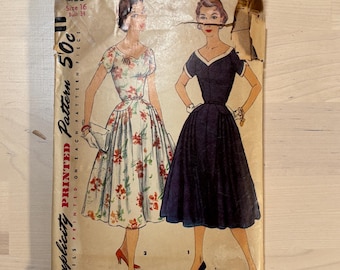 Simplicity 1133 Vintage 1950s Dress Sewing Pattern Bust 34- Factory Folded