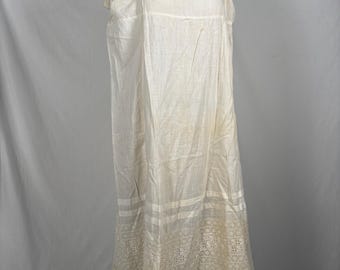 Antike Spät-Victorian / Edwardianische Petticoat Chemise mit Oberteil und Spitze Volant