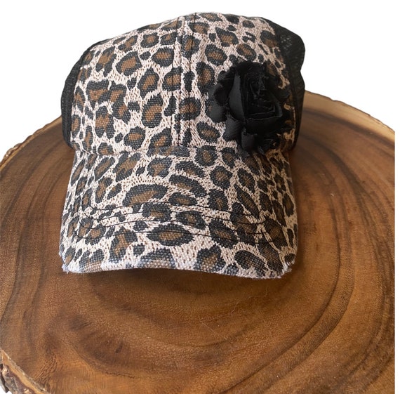 Leopard Print Trucker Hat: Women display picture 1