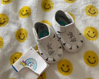 Vintage Baby Loony Tunes Infant Crib Shoe White Sandals Sz 0 NEW