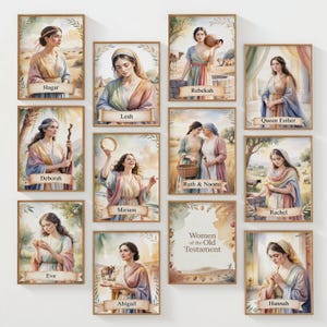 以下が含まれることがあります： 旧約聖書の女性を描いた、額装された水彩画のコレクション。各プリントには、女性の肖像画と名前が表示されています。ソフトなブルー、ピンク、ゴールドの色使いで、素朴でヴィンテージな雰囲気です。