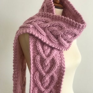 Heart Cable Knit Scarf Pattern image 3