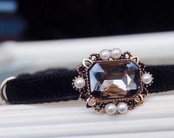 Luxury Cat collar, rhinestone Cat collar,black velvet cat collar,puppy collar. Tea cup dog collar.tiny dog wedding collar,kitten collar