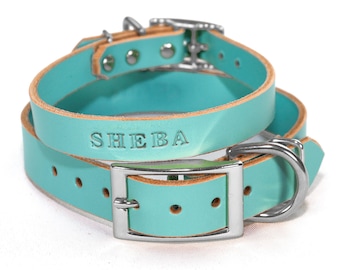 Gepersonaliseerde lederen hondenhalsband, lichtblauw leer, nikkel / zilverkleurige gesp, met GRATIS naam, kies uw lettertype
