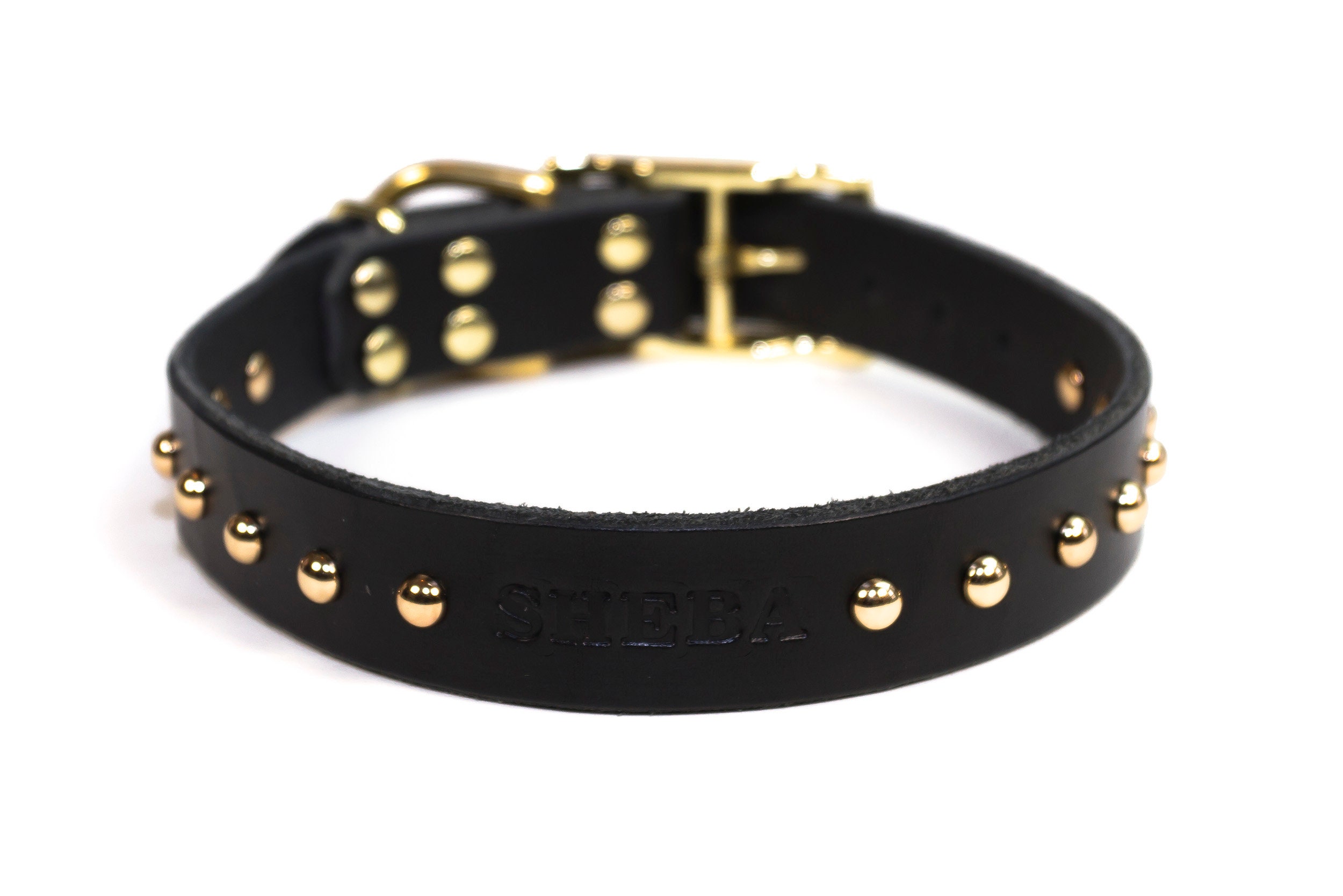 Collier de Chien en Cuir Noir Clouté, Boucle Laiton/Or avec Pointes Arrondies, Nom Relief