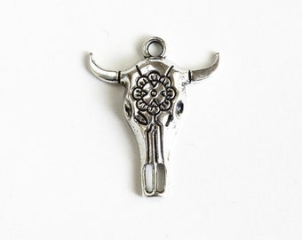 Cow Skull Pendant, Antique Silver Tone, 32mm x 26mm - 5 pieces (721)