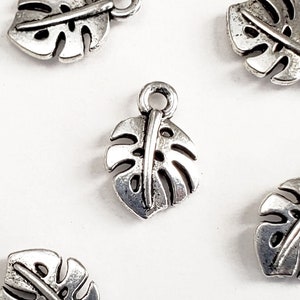 10 Monstera Leaf Charm, Antique Silver Tone Plant Charm, 14mm x 10mm (1121)