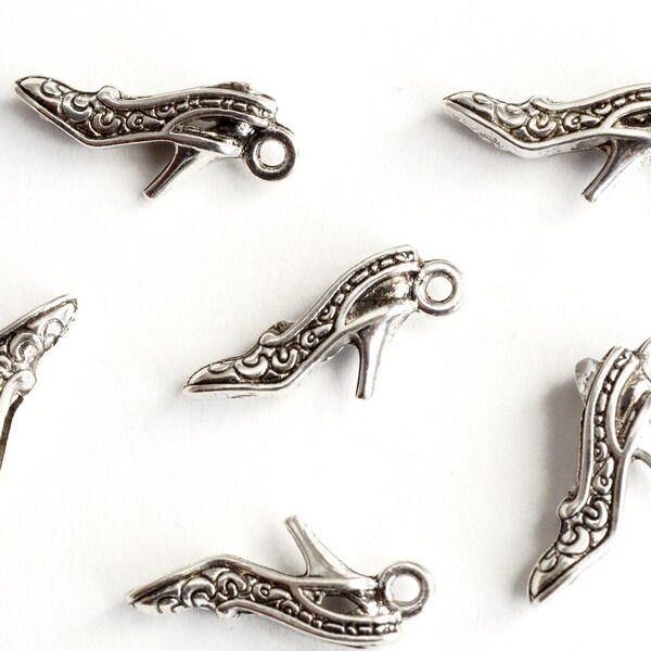 10 High Heel Charm, 20mm x 11mm, Silver Tone Shoe  (764)