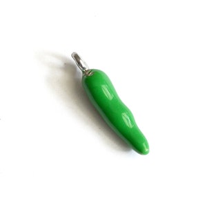 Green Chile Pepper Charms, 20mm - 3 pieces (570)