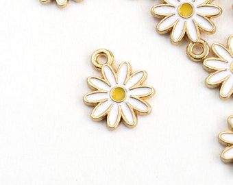 Daisy Charms, Small Enamel, Gold Toned Metal, 12mm x 10mm - 5 pieces (1063)