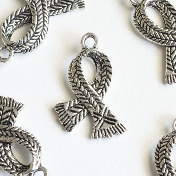 Scarf Charms, Antique Silver Tone Cold Weather Clothing Pendants, Double Sided, 23mm x 17mm - 10 pieces (1395)