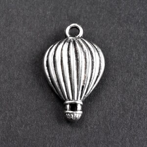 Antique Silver Hot Air Balloon Charm: Alloy Fiesta Pendants, 21mm - 5 pieces (1126)