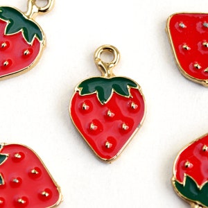 Strawberry Charm, Red Enamel Fruit Pendant, 20mm x 13mm - 5 pieces (1061)