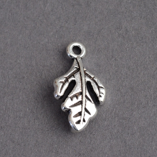 Oak Leaf Charm Connector, Antique Silver Tone Necklace Or Earring Findings, 20mm x 11mm - 10 pieces (1211)