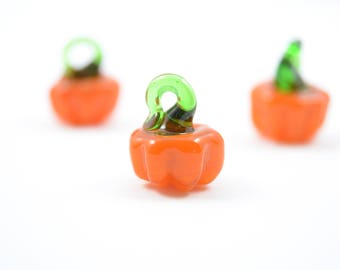 Glass Pumpkin Charm, Small Lampwork Beads, 5 pieces - 15mm (235)